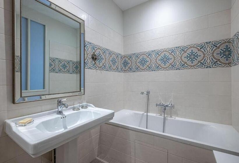 غرفة قياسية سرير كينج, Château De Charnizay