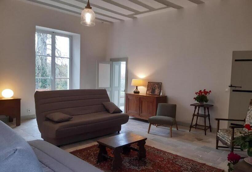 شقة غرفة نوم واحدة بالطابق الأرضى, Château De Charnizay