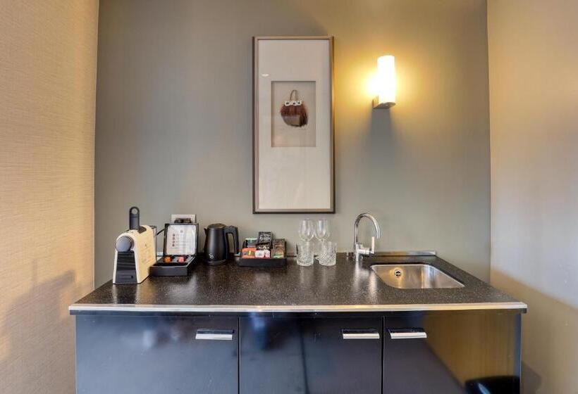 디럭스 룸 킹사이즈 침대, Marsden Viaduct