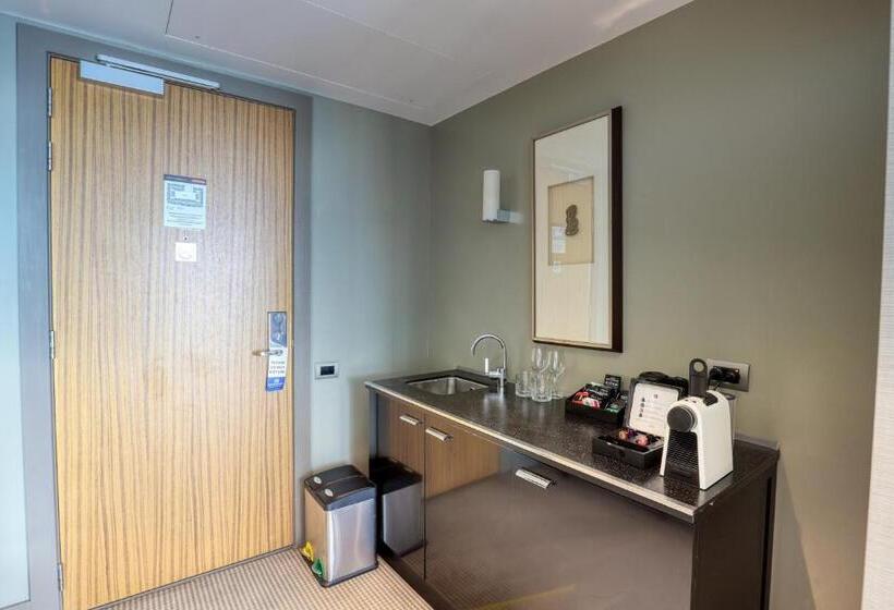 스탠다드 룸 킹사이즈 침대, Marsden Viaduct