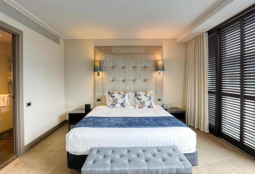 스탠다드 룸 킹사이즈 침대, Marsden Viaduct