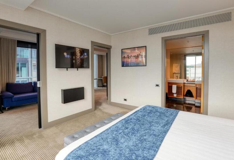 주니어 스위트 발코니, Marsden Viaduct