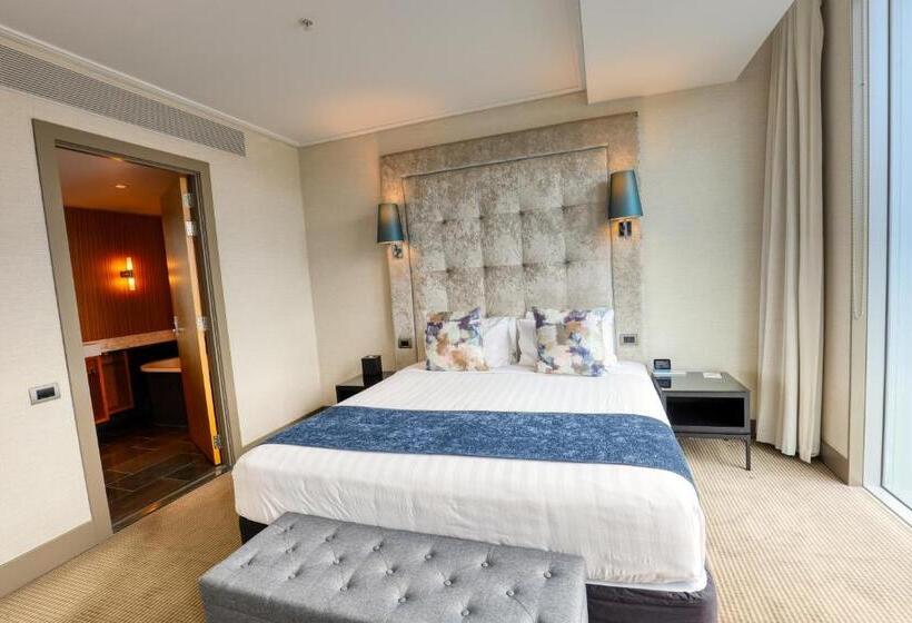 주니어 스위트 발코니, Marsden Viaduct