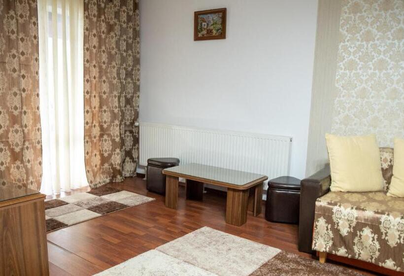 ジュニアスイート, Pensiunea Eden