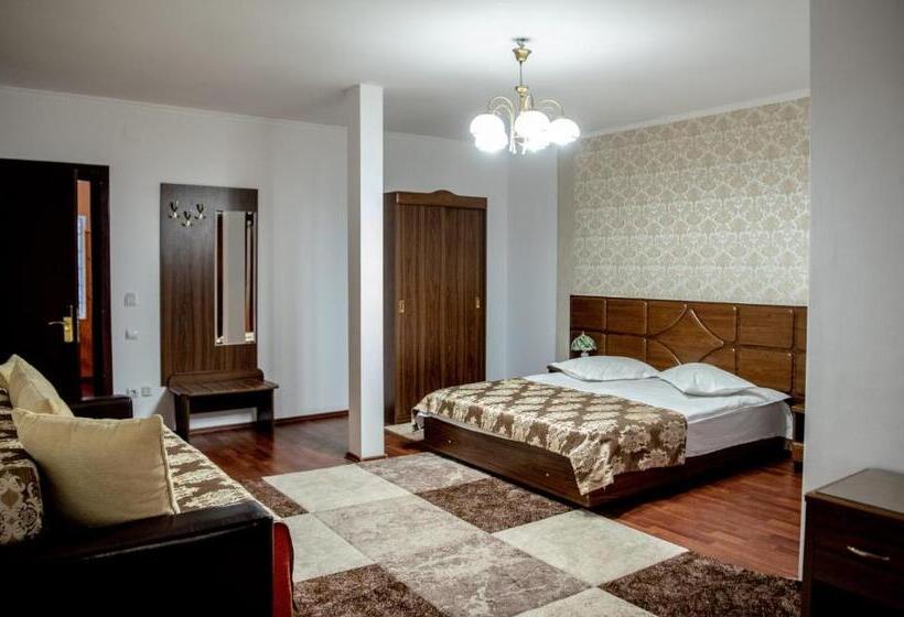 ジュニアスイート, Pensiunea Eden