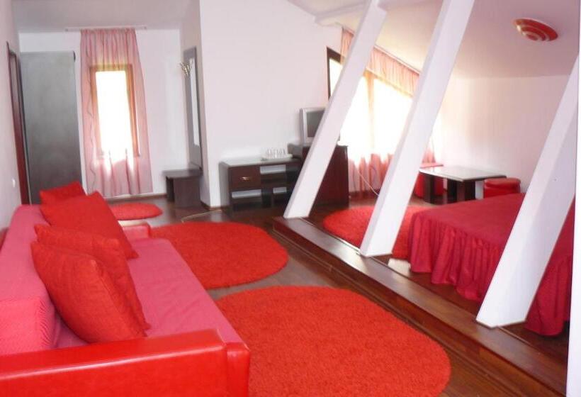 スタンダードスタジオ, Pensiunea Eden