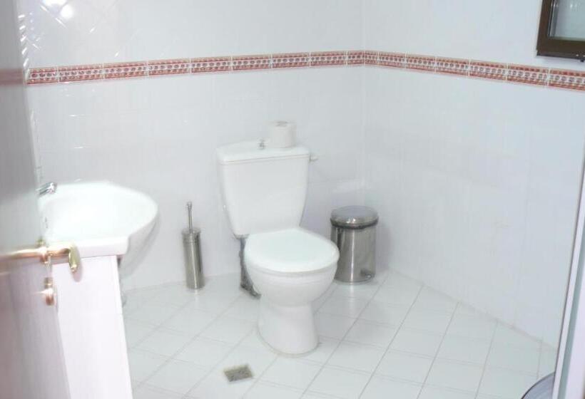 スタンダードスタジオ, Pensiunea Eden