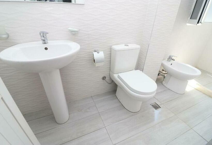 디럭스 트리플 룸, Kristal