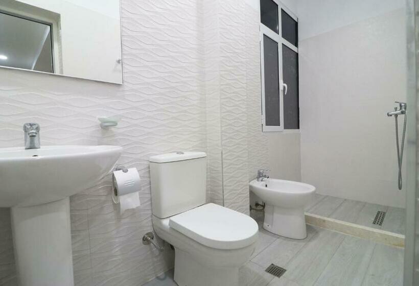 디럭스 트리플 룸, Kristal