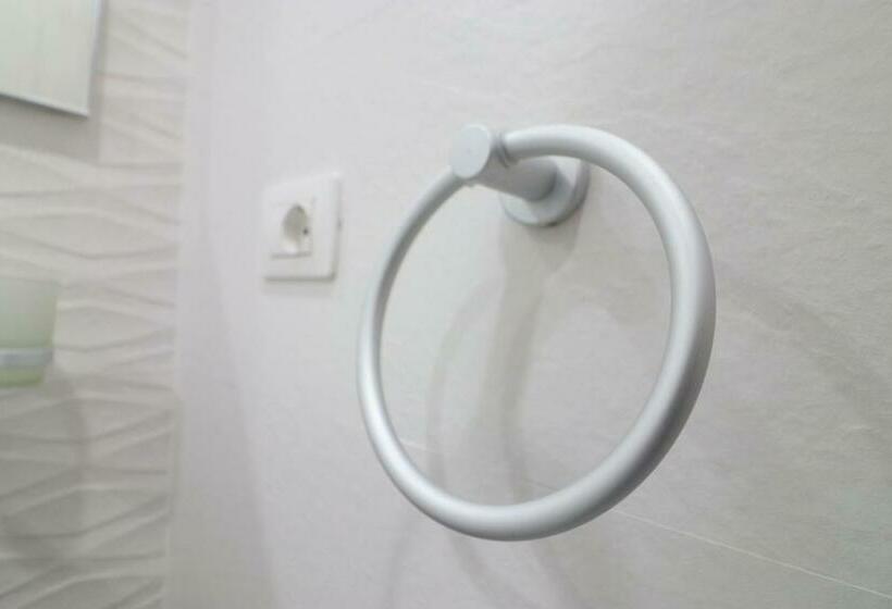 디럭스 트리플 룸, Kristal