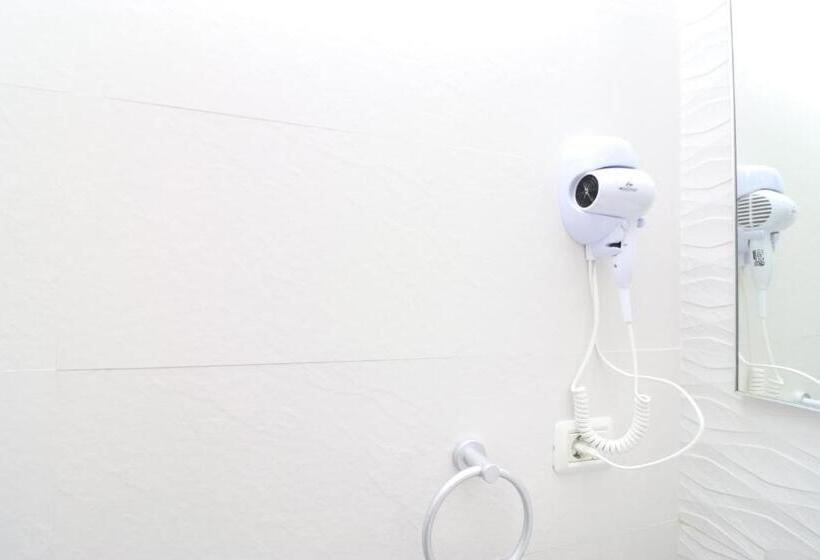 디럭스 트리플 룸, Kristal