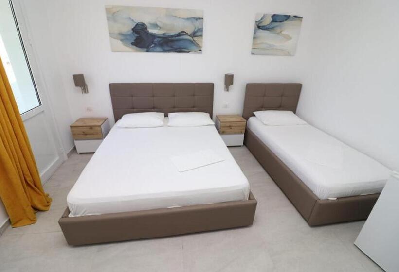 컴포트 트리플 룸, Kristal