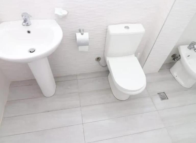 컴포트 트리플 룸, Kristal