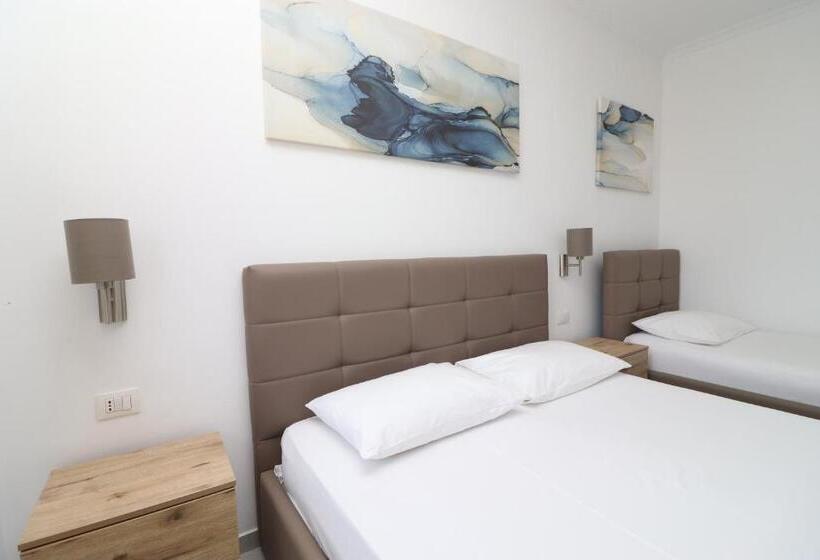 컴포트 트리플 룸, Kristal