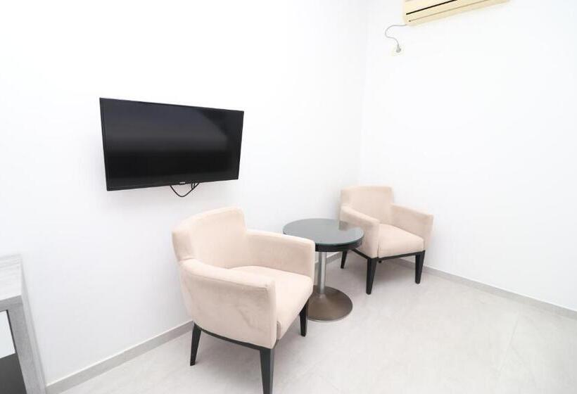 컴포트 트리플 룸, Kristal