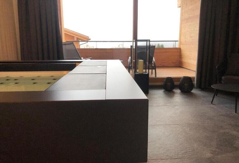 סוויטה דלוקס, Catrina Resort