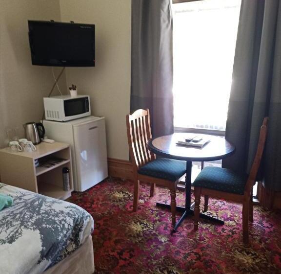 غرفة قياسية ثلاثية حمام مشترك, Ithaca 1896 Manor