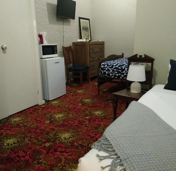 غرفة قياسية ثلاثية, Ithaca 1896 Manor