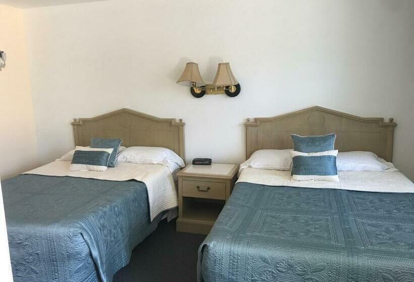 带2个双人床的标准工作室, Cape Harbor Motor Inn