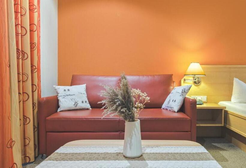 Номер Стандарт Трехместный, Alphotel Ettal