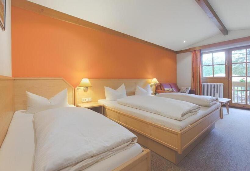 标准三人间, Alphotel Ettal