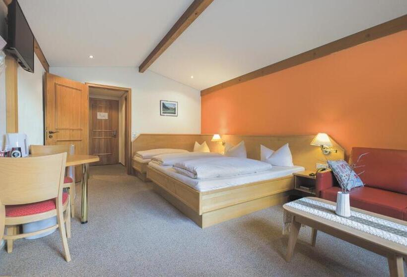 标准三人间, Alphotel Ettal