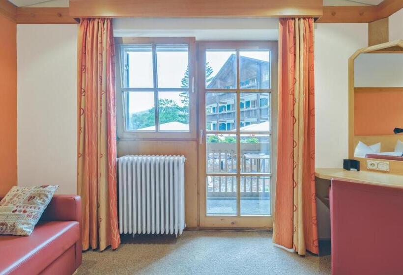 Номер Стандарт Трехместный, Alphotel Ettal