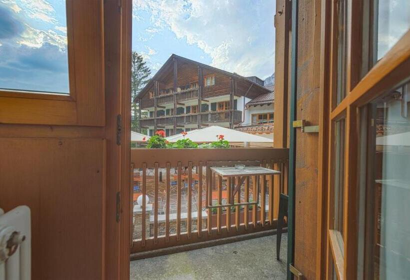 Номер Стандарт Трехместный, Alphotel Ettal