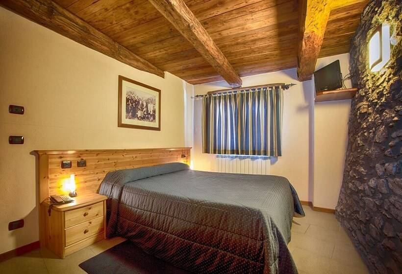 标准间, Chalet Faure