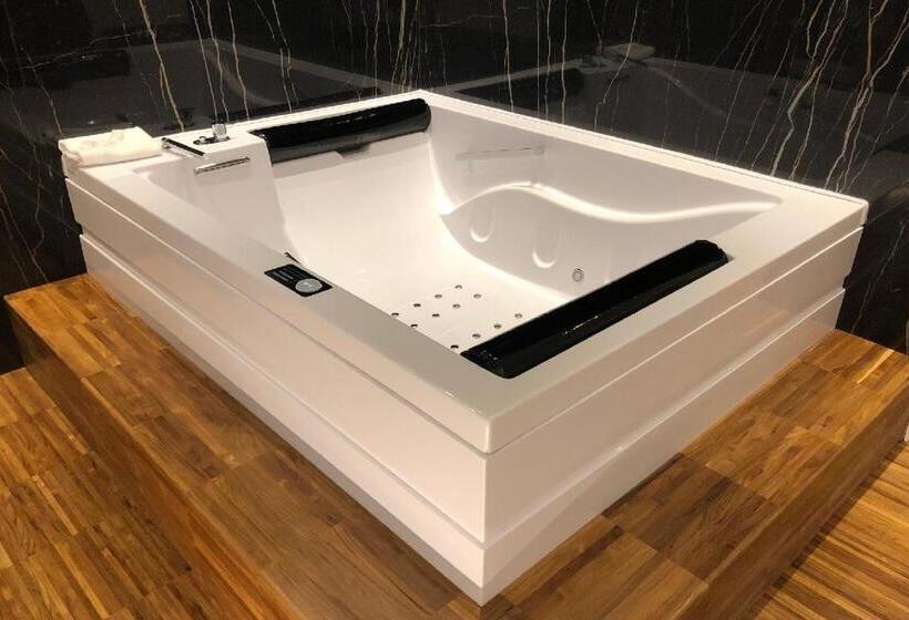 带大床的高级房间, Fonte Del Benessere Resort