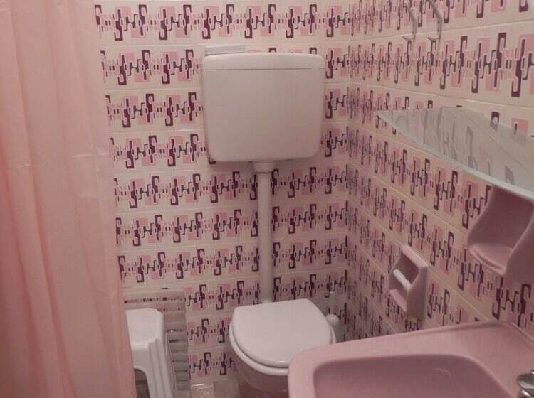 Pokój Standard, Antonella