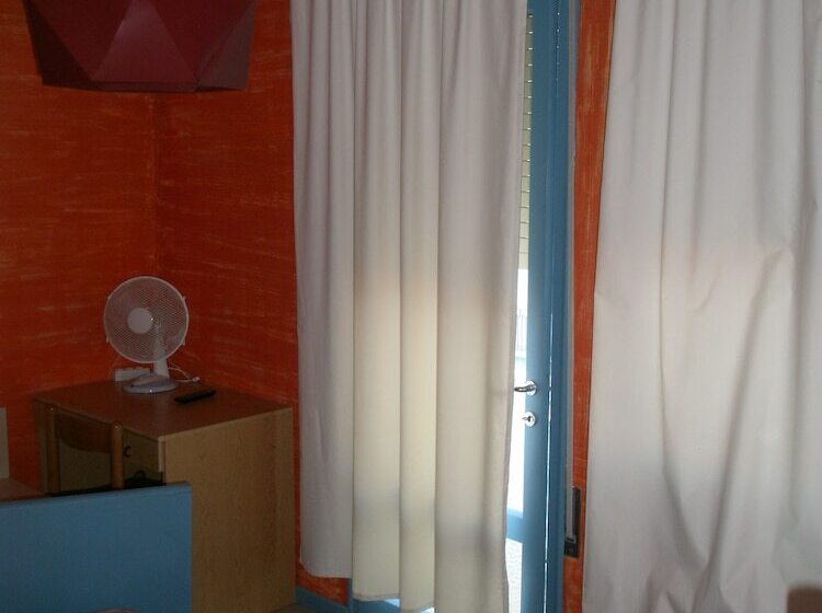 Pokój Standard Trzyosobowy, Antonella