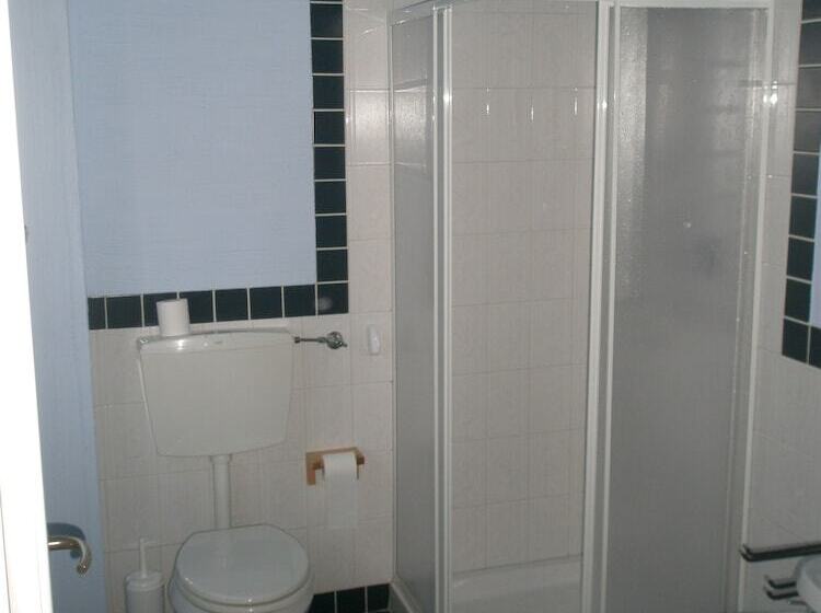 Pokój Czteroosobowy Standard, Antonella