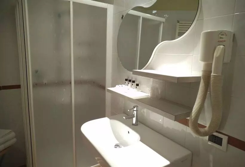 Standard Yhden Hengen Huone, Ariston & Apartments