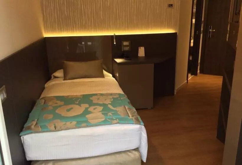 Standard Yhden Hengen Huone, Ariston & Apartments