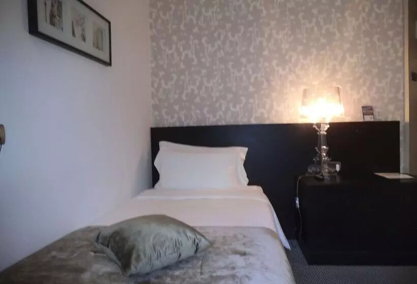Standard Yhden Hengen Huone, Ariston & Apartments
