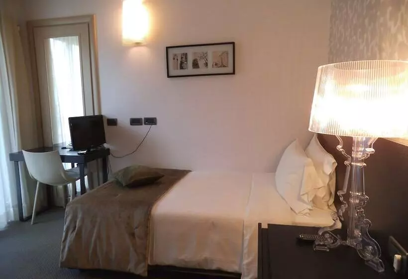 Standard Yhden Hengen Huone, Ariston & Apartments