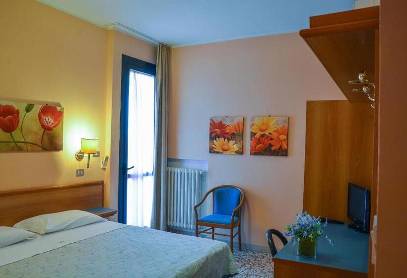 חדר סטנדרט, Astor