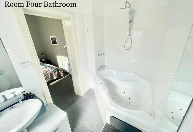 기본룸, Athelstane House