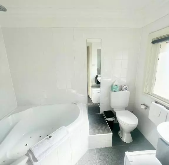 ベーシックルーム, Athelstane House