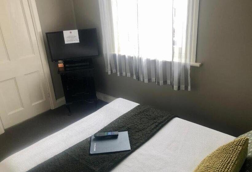 기본룸, Athelstane House