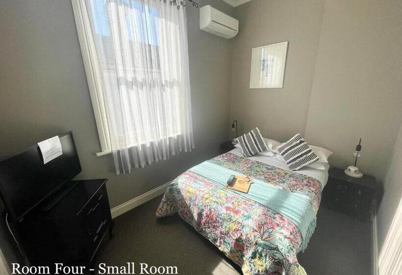 기본룸, Athelstane House