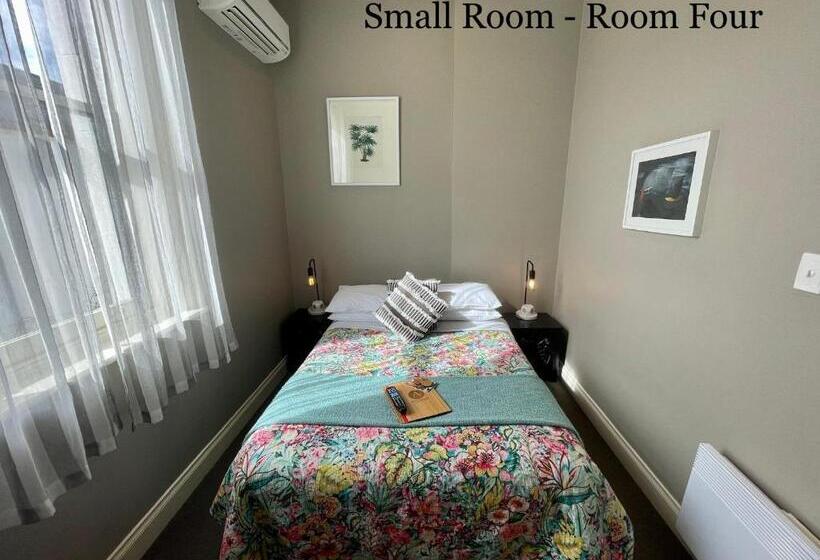 기본룸, Athelstane House