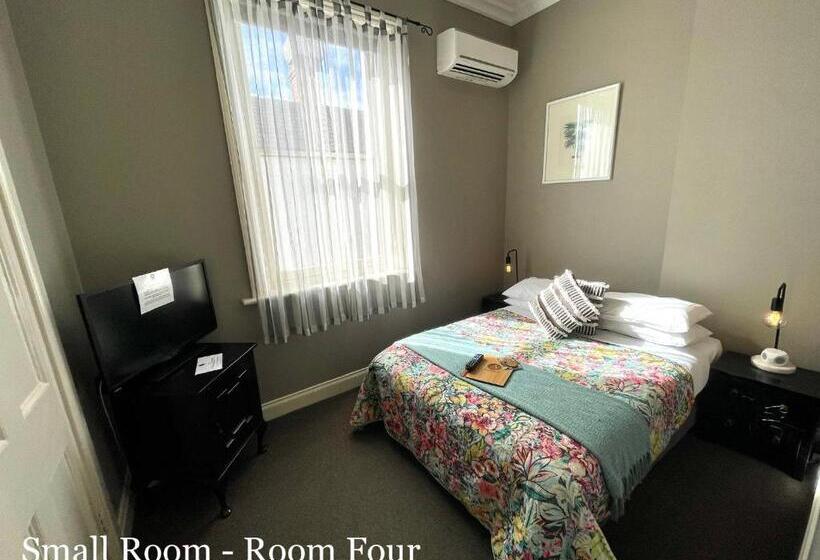 기본룸, Athelstane House