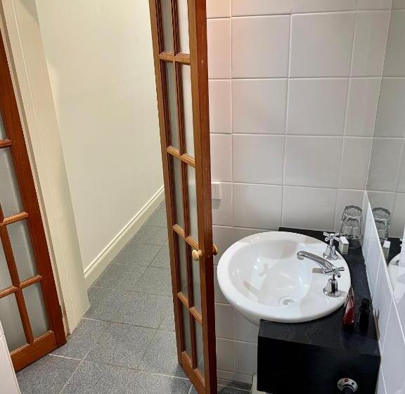 침실 1개 아파트, Athelstane House