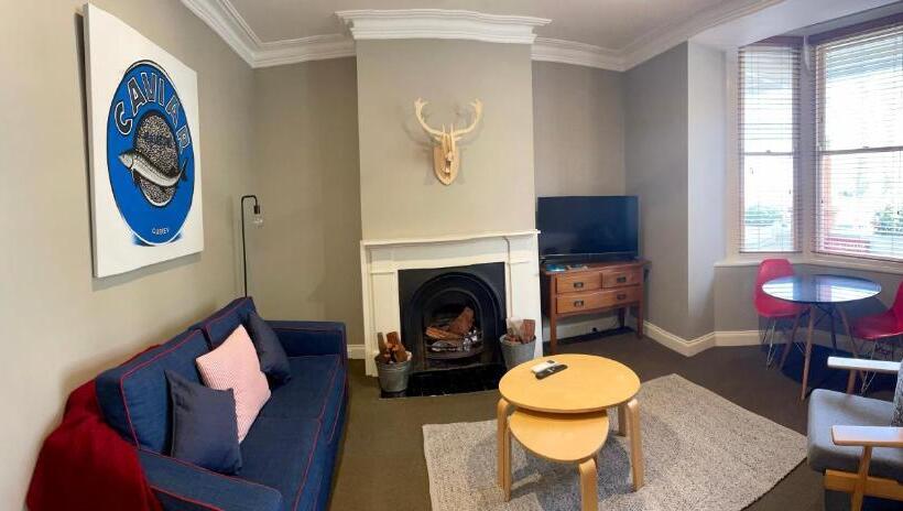 침실 1개 아파트, Athelstane House