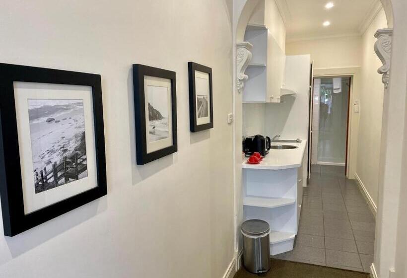 침실 1개 아파트, Athelstane House