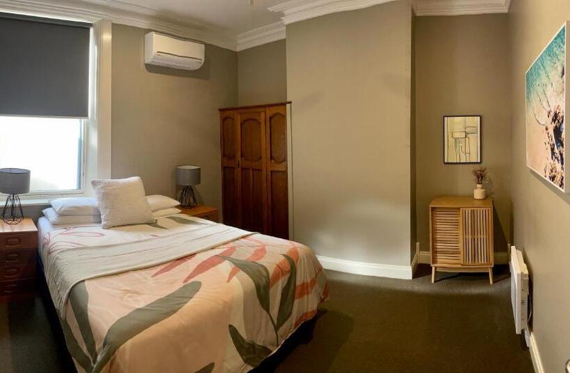 침실 1개 아파트, Athelstane House