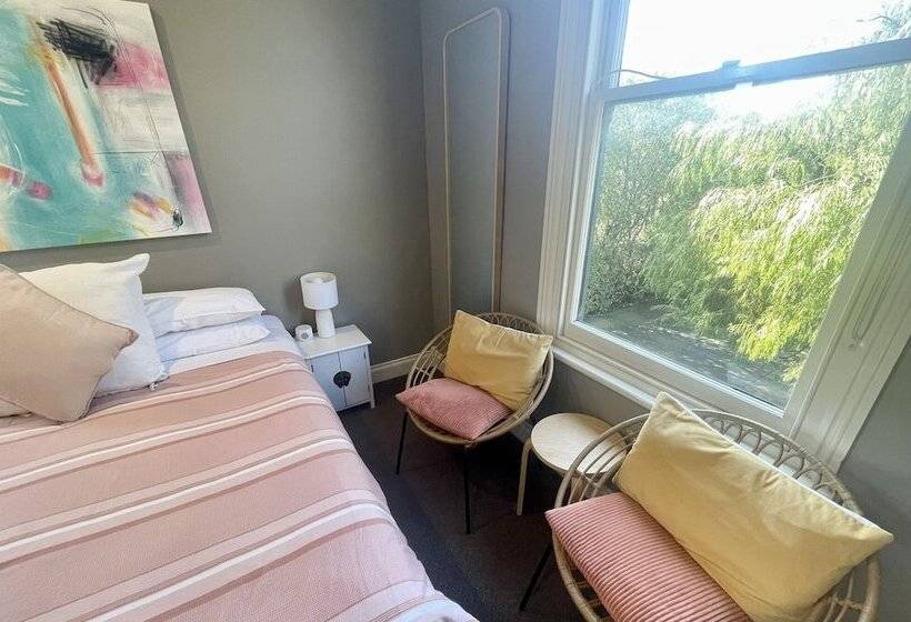 스탠다드 룸, Athelstane House