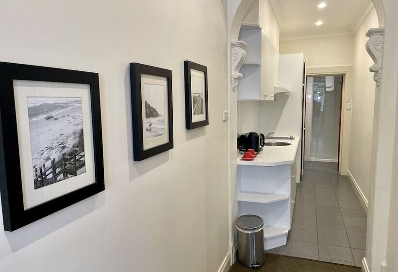 침실 1개 아파트, Athelstane House